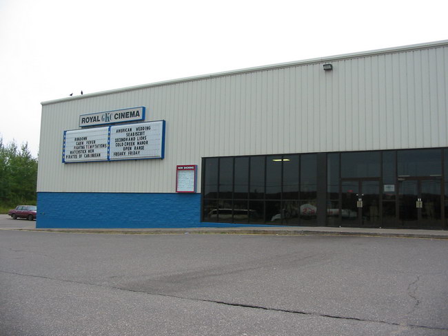 Royal Cinemas (Carmike Royal Cinema 10) - Early 2000S (newer photo)